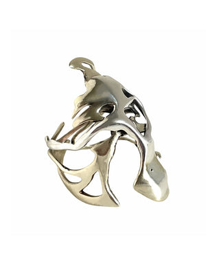 SCUTUM RING